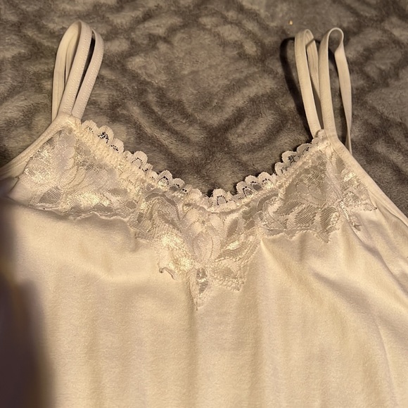 Ultra Teeze Maternity tank top with double straps and design imprints on sides - Picture 4 of 9